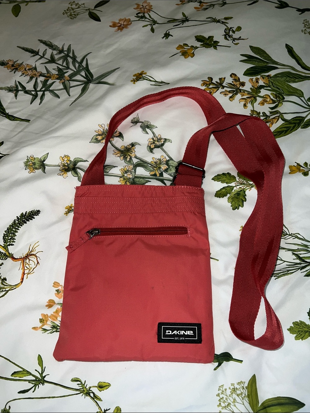 Dakine Coral/Salmon Crossbody Sling Pouch Purse
